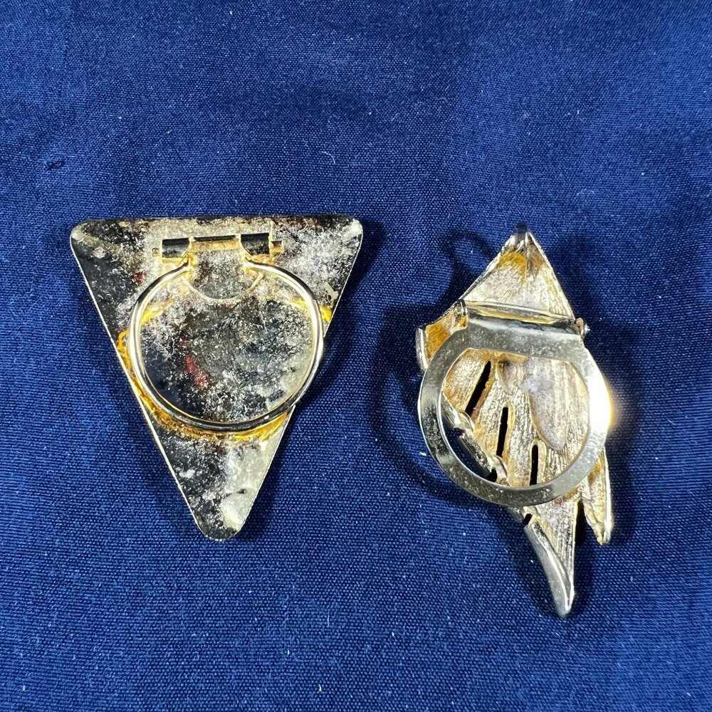 Vintage Gold-Tone Scarf Clips Set Of 2 Geometric & Wing Designs Elegant Accessor - Picture 2 of 4